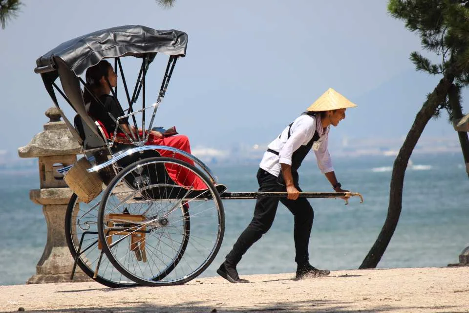 Miyajima Private Tour | EBISUYA's Rickshaw Experience | 30/ 60 /120 min