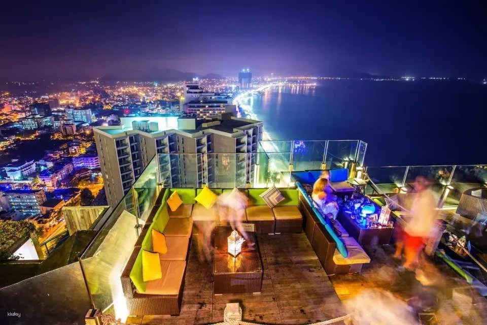 [Flash Sale 10% OFF] Entrance tickets to Rooftop Beach Club Skylight at Havana Hotel | Nha Trang