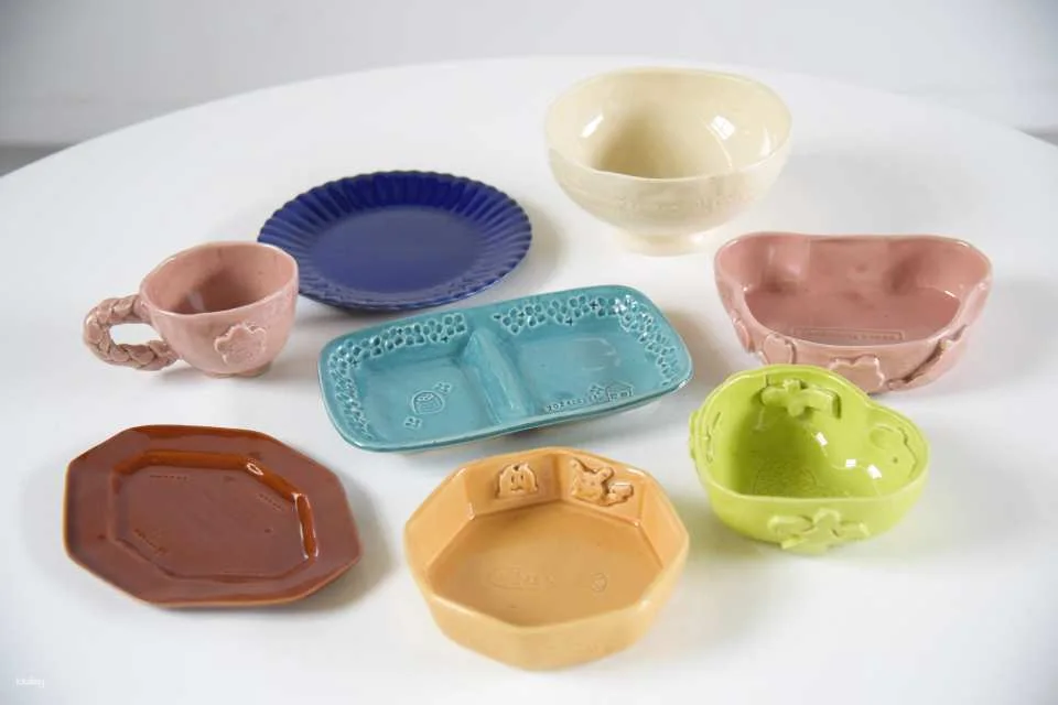 Pottery Trial In Tokoname Store