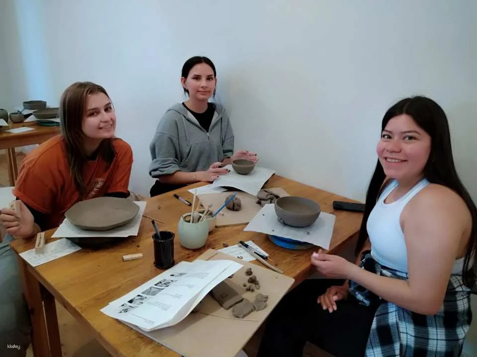 Pottery Trial In Tokoname Store