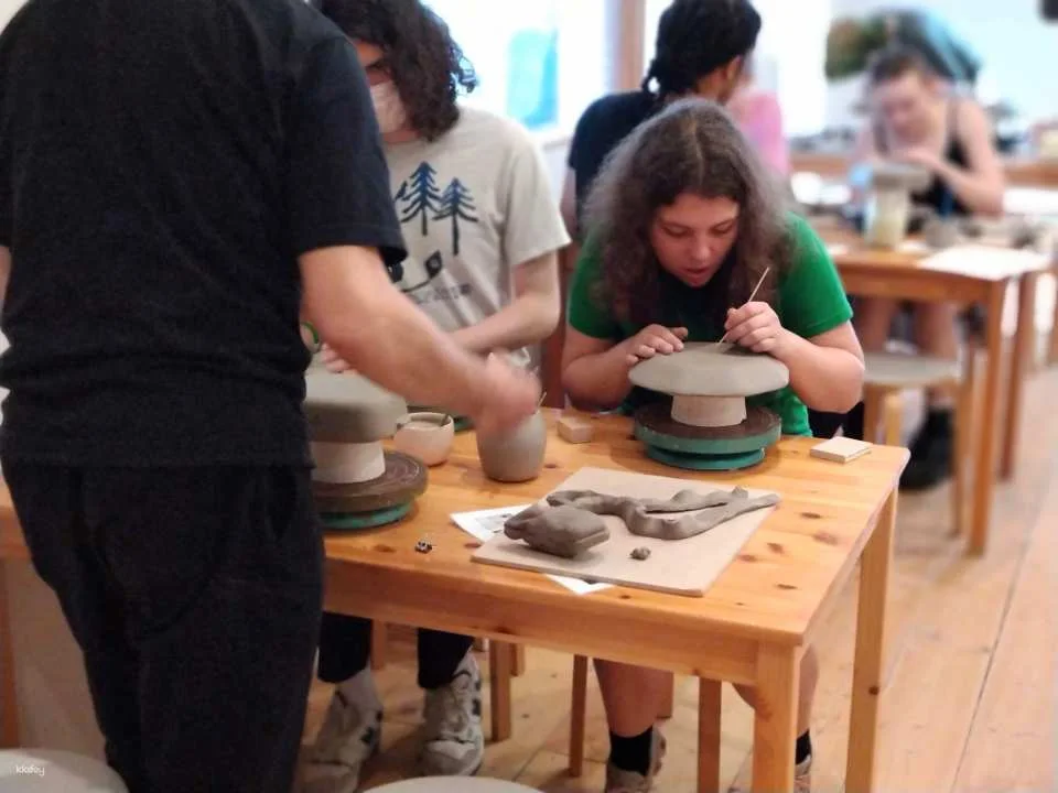 Pottery Trial In Tokoname Store