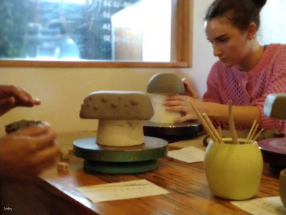 Pottery Trial In Tokoname Store