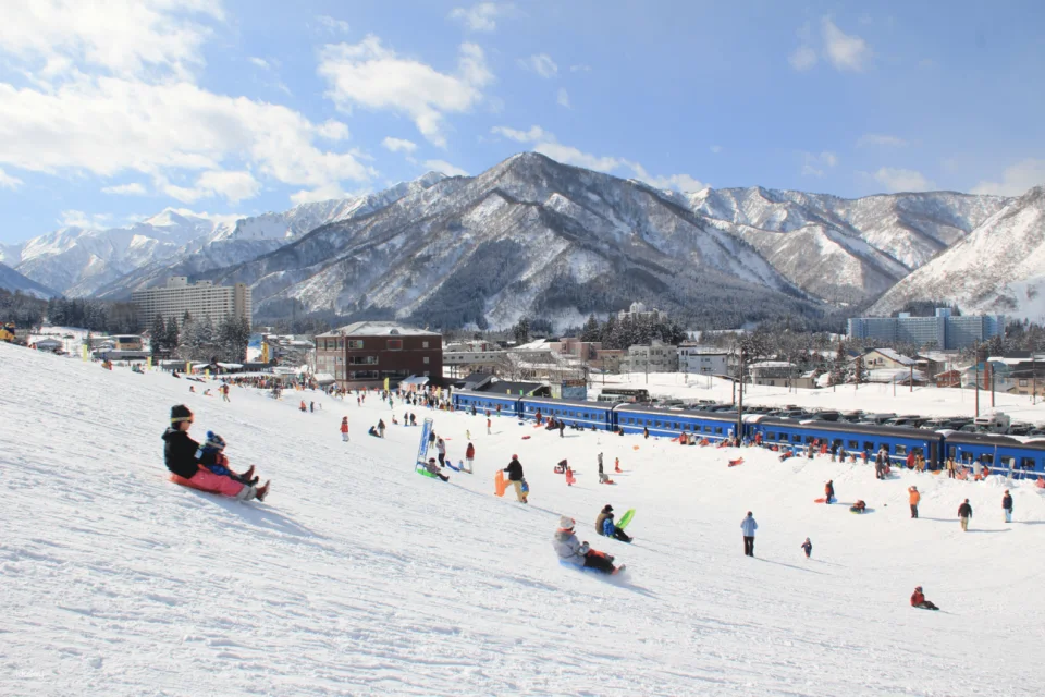 1-day/2-day lift ticket + ski equipment rental at Yuzawa-Nakasato Ski Resort (Niigata)