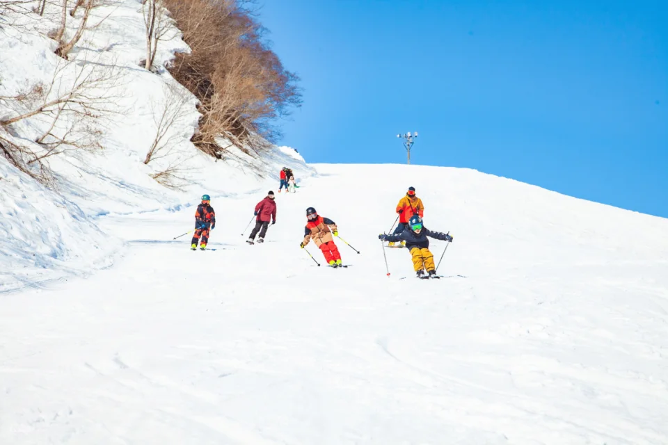 1-day/2-day lift ticket + ski equipment rental at Yuzawa-Nakasato Ski Resort (Niigata)