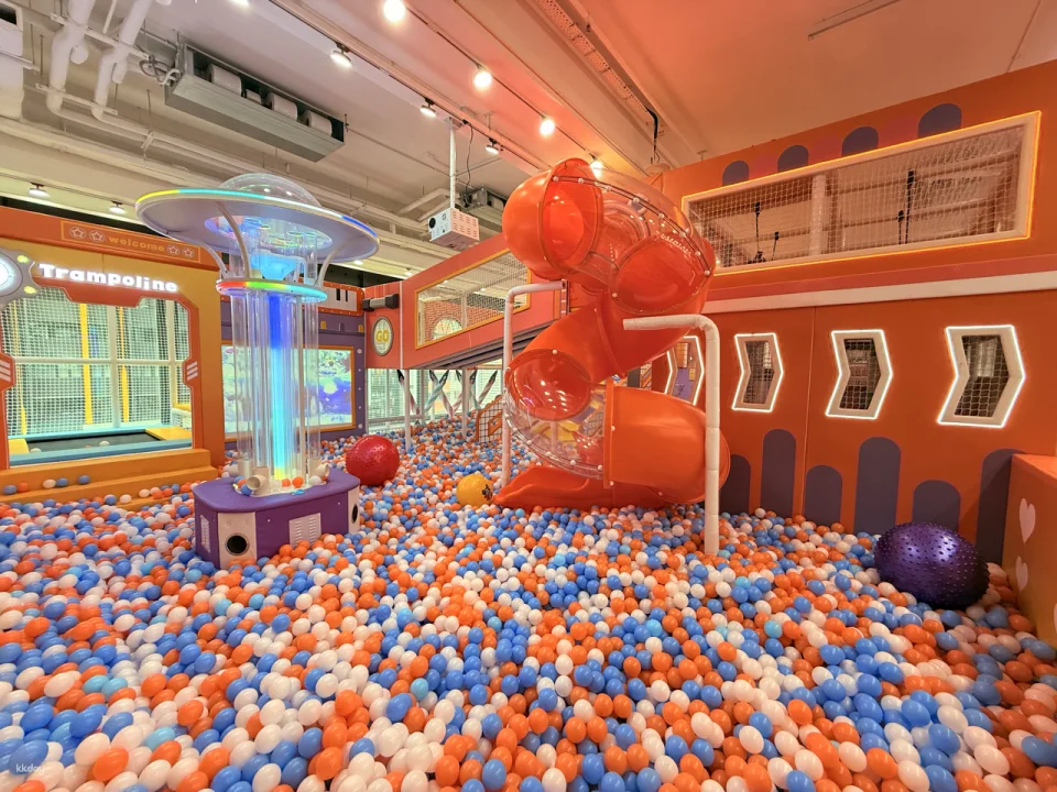 [Exclusive Offer for Children's Playground] Rainbow Egg Playhouse | Newly Opened in Wong Chuk Hang | 7600 sq ft | 3 Floors | 3 Climbing Frames | Large Ball Pit | Wong Chuk Hang | San Po Kong | North Point | Great Place for Families (262231)