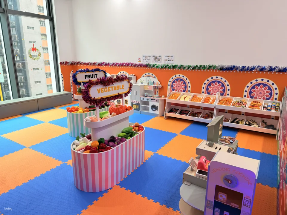 [Exclusive Offer for Children's Playground] Rainbow Egg Playhouse | Newly Opened in Wong Chuk Hang | 7600 sq ft | 3 Floors | 3 Climbing Frames | Large Ball Pit | Wong Chuk Hang | San Po Kong | North Point | Great Place for Families