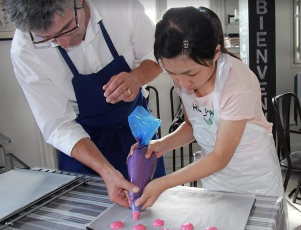 [Small Group] Paris: French Macarons Baking Class with a Chef | France
