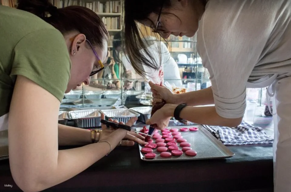 [Small Group] Paris: French Macarons Baking Class with a Chef | France