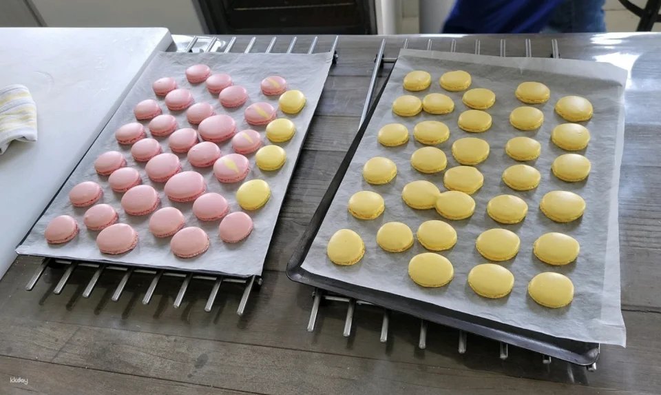 [Small Group] Paris: French Macarons Baking Class with a Chef | France