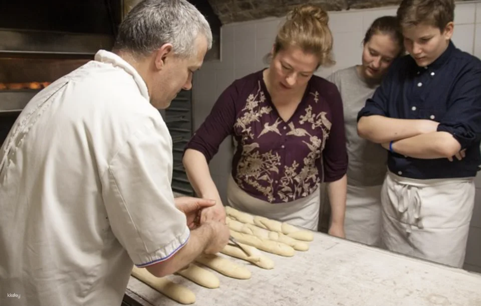 [Small Group] French Baking Class: Baguettes and Croissants in Paris | France