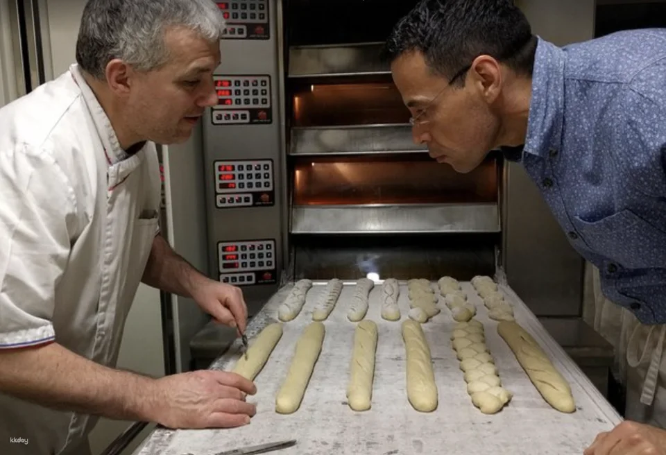 [Small Group] French Baking Class: Baguettes and Croissants in Paris | France