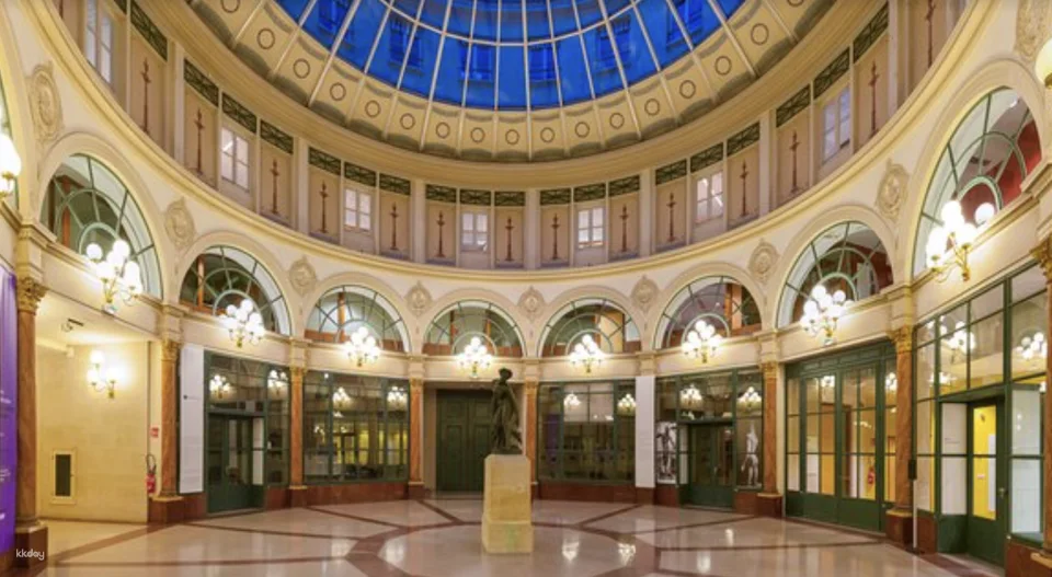[Small Group] Paris: Covered Passages Walking Tour with Wine Tasting | France