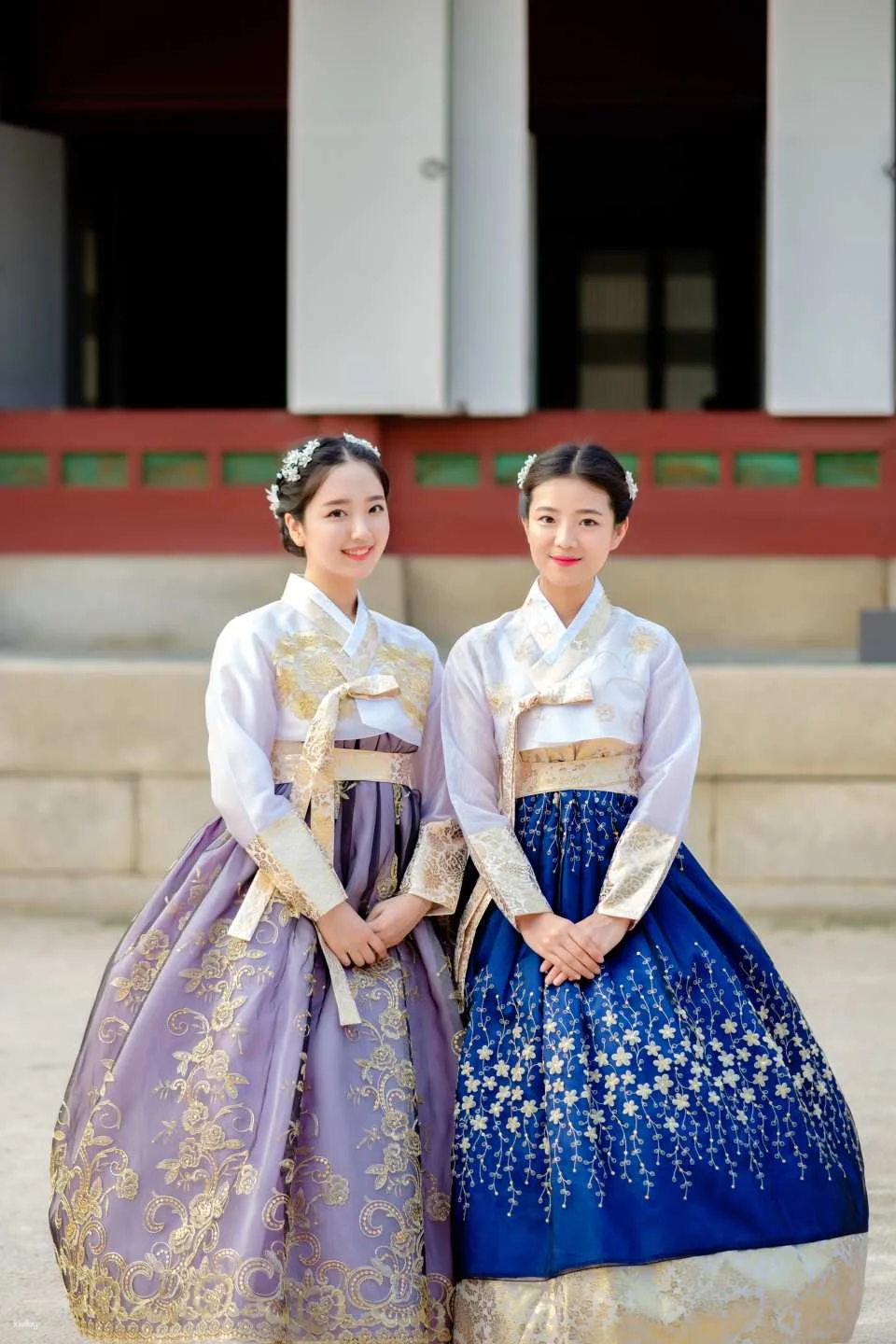 [Departure from Seoul] Hanbok rental + photo studio shooting or Gyeongbokgung Palace outdoor shooting tour