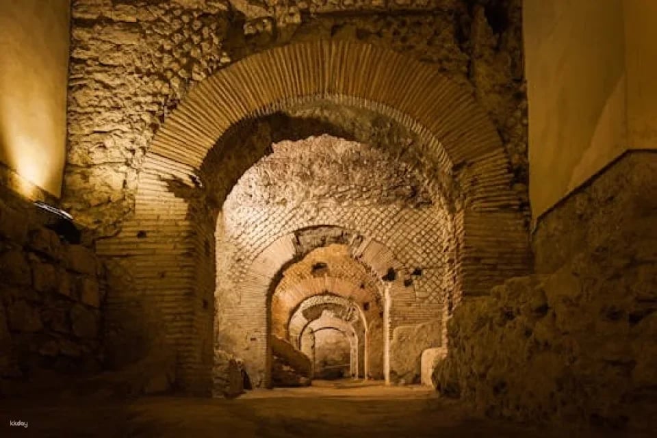 Naples city and underground tunnels tour with a local guide