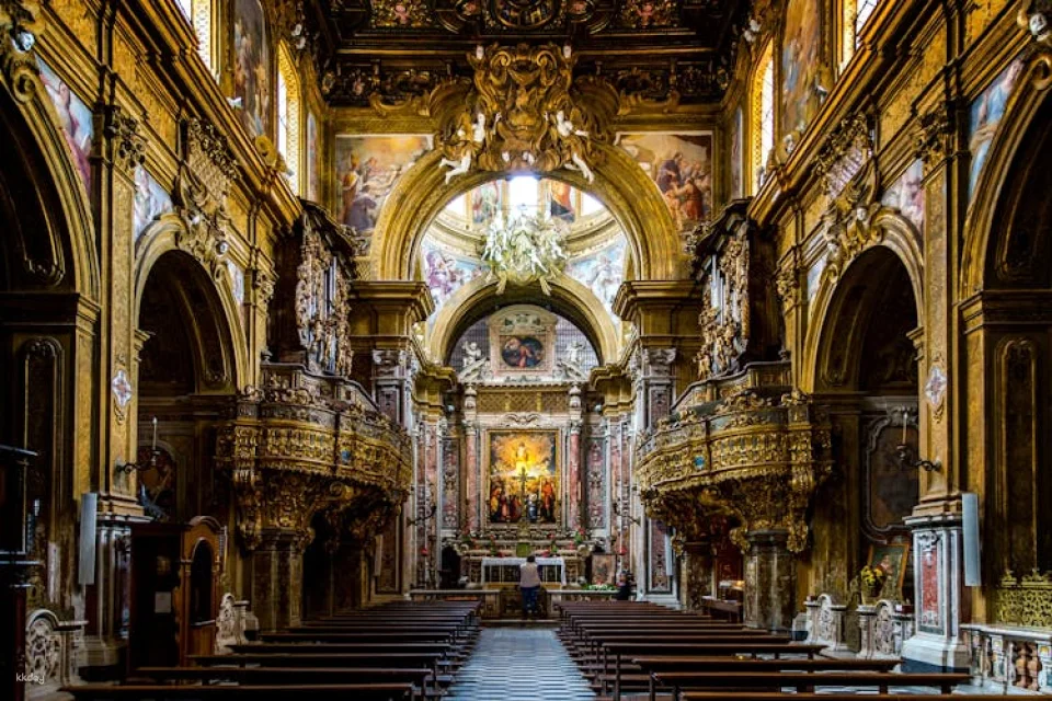 Naples city and underground tunnels tour with a local guide