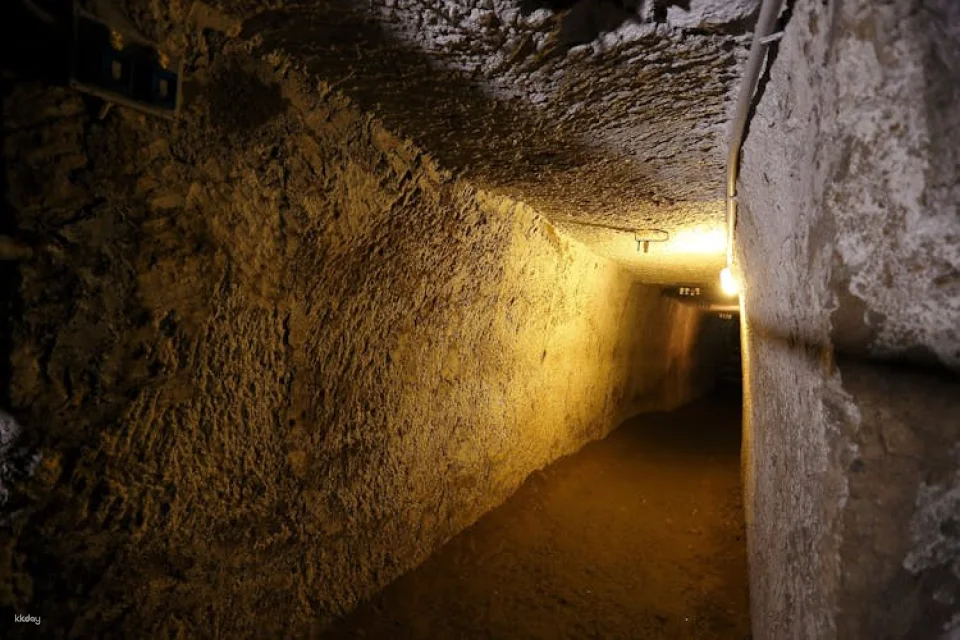 Naples city and underground tunnels tour with a local guide