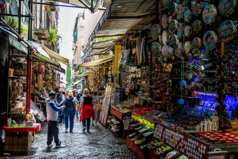 Naples city and underground tunnels tour with a local guide