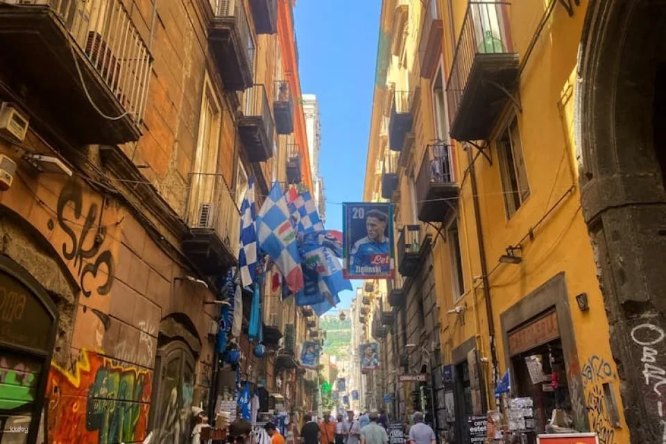 Naples city and underground tunnels tour with a local guide