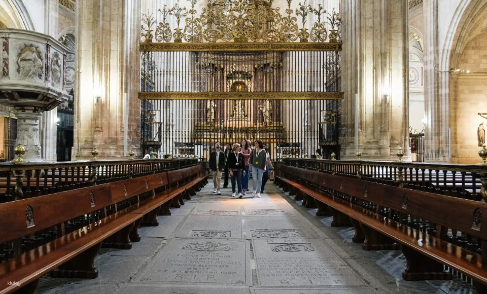 Segovia Day Trip from Madrid with Cathedral and Alcazar