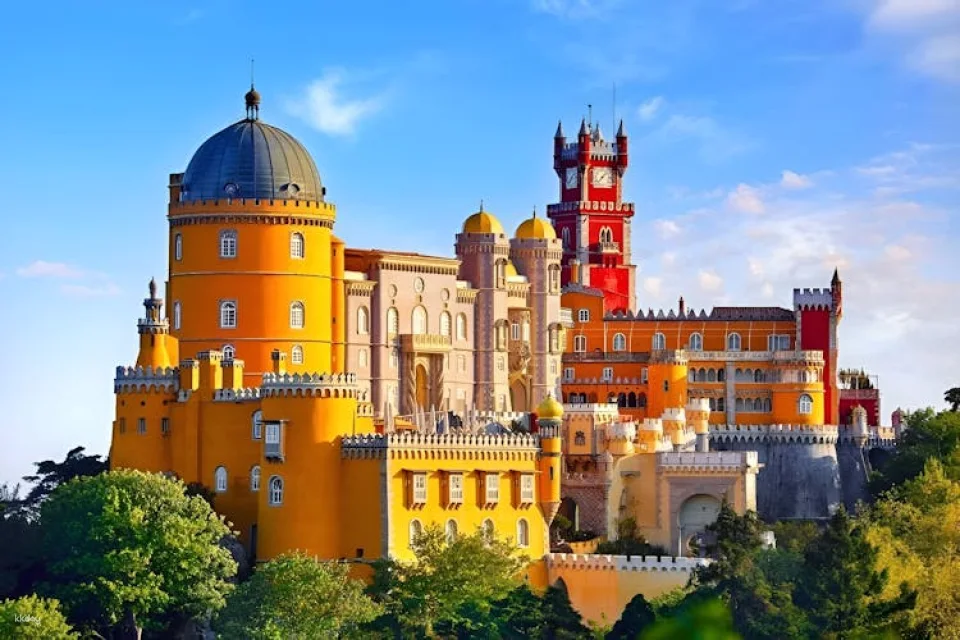 Sintra with Pena Palace, Cabo Da Roca and Cascais Tour from Lisbon