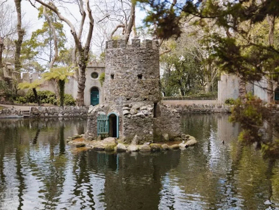 Sintra with Pena Palace, Cabo Da Roca and Cascais Tour from Lisbon
