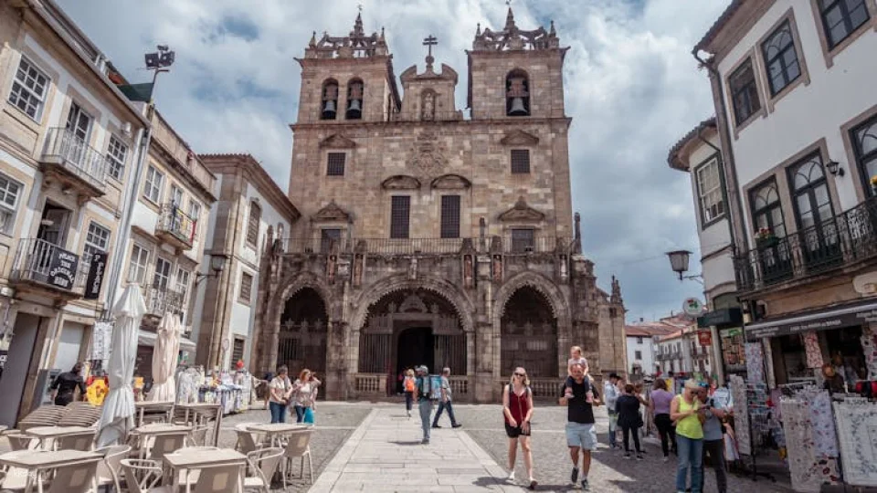 Guimarães and Braga tour in a small group from Porto