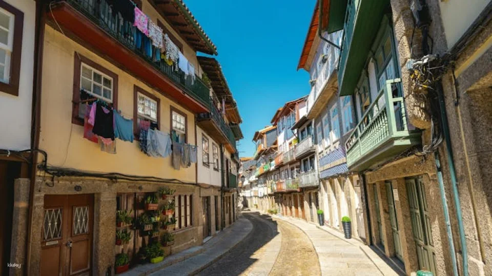 Guimarães and Braga tour in a small group from Porto