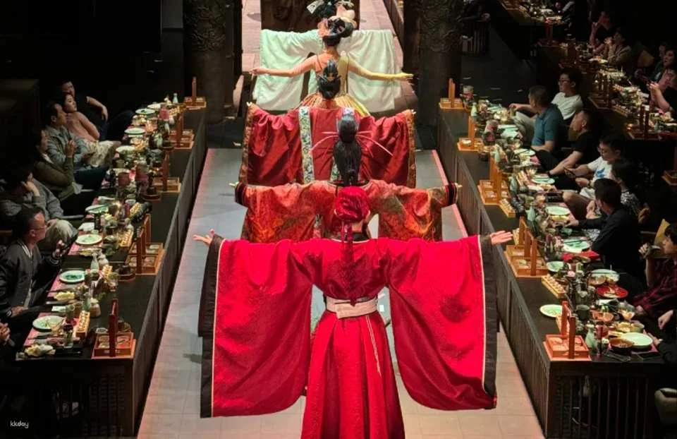 [KKday Exclusive Offer] Ancient Chengdu, China Immersive‧Han Culture Theme Dining Show‧Shuyanfu｜Lunch/Dinner｜Free Travel Souvenir Set (Panda Doll + Dahongpao Tea + Good Luck Coins)