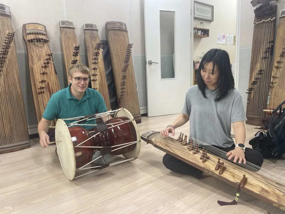 Hanbok& Korea traditional Instrumennt  Experience