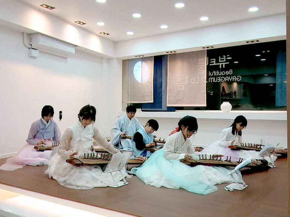 Hanbok& Korea traditional Instrumennt Experience