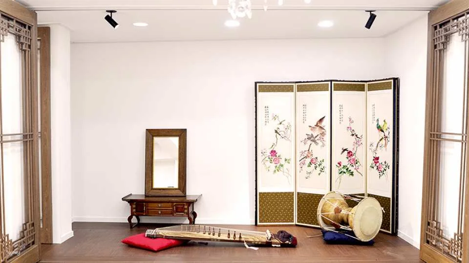 Hanbok& Korea traditional Instrumennt  Experience