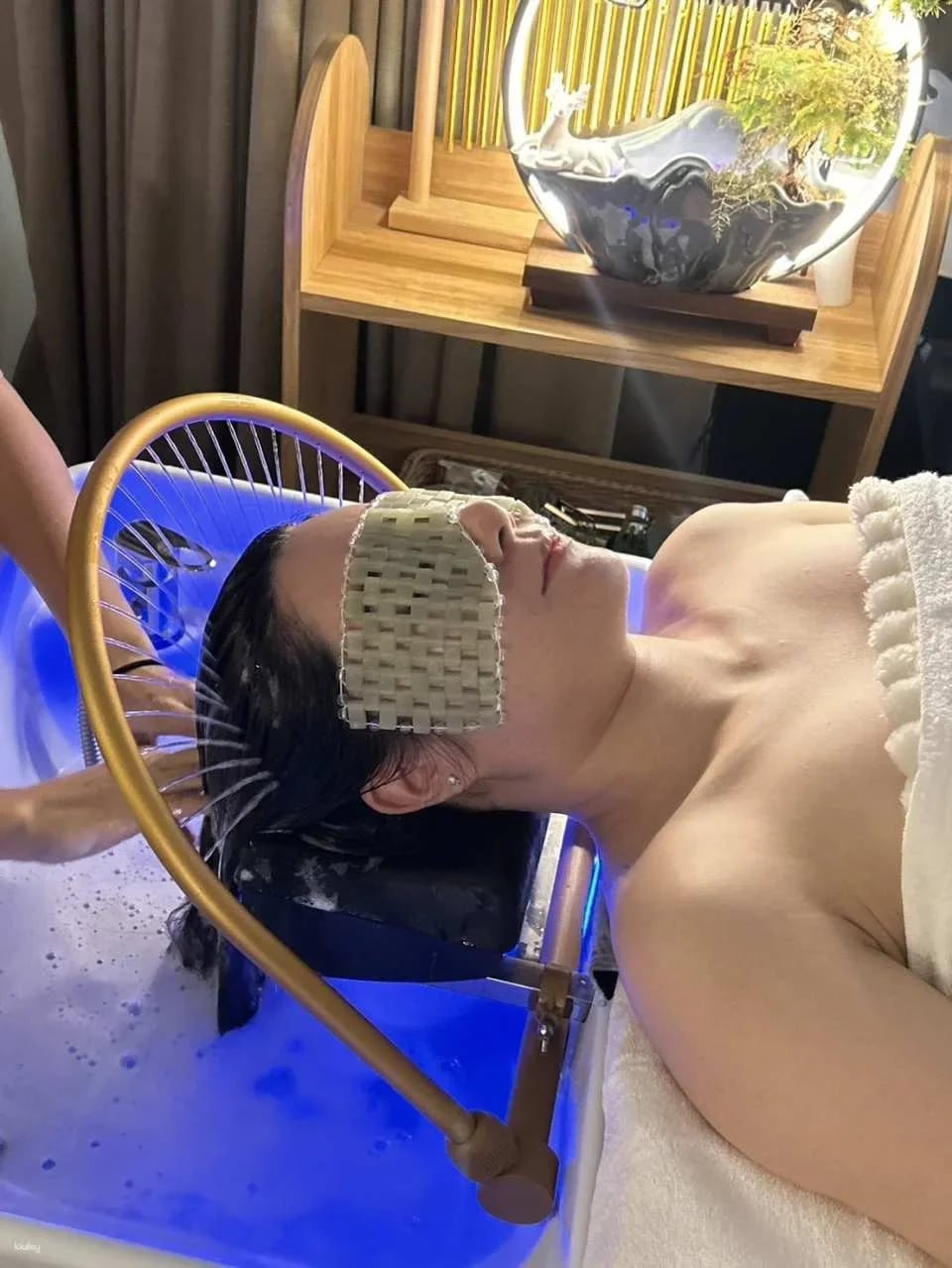 Vietnamese Style Hair Wash & Head Massage at Sabuy Sleep Salon | Thailand