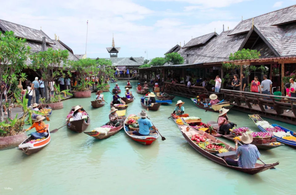 Pattaya Floating Market Boat Tour | Thailand