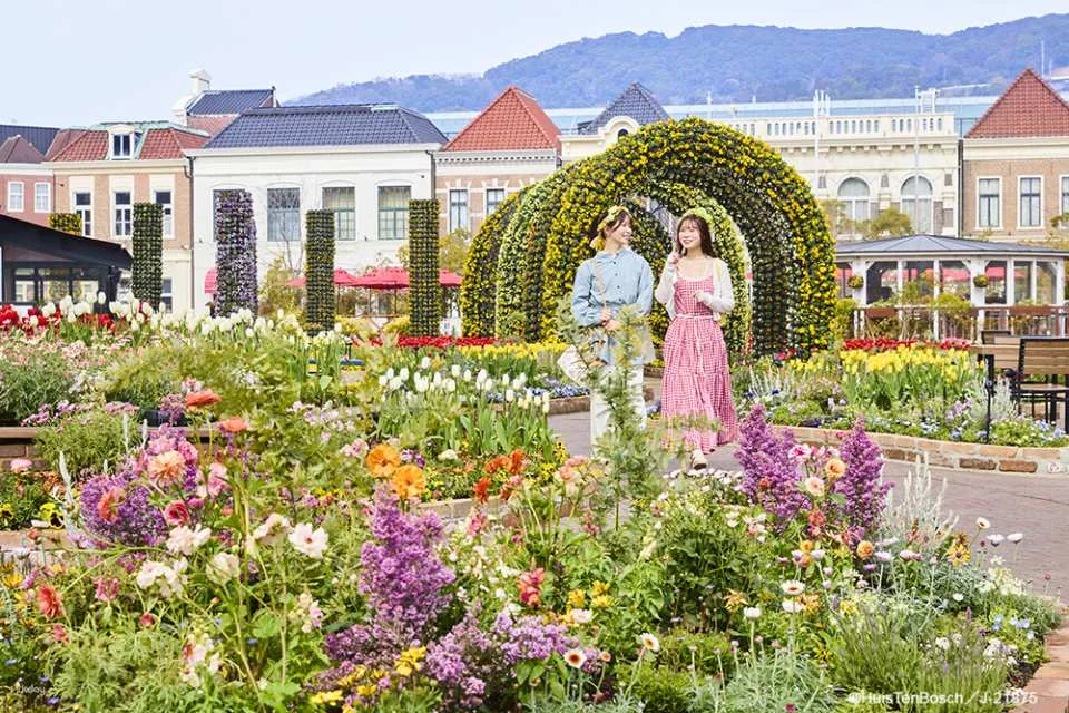 Nagasaki Departure: JR Train & Huis Ten Bosch Ticket Combo