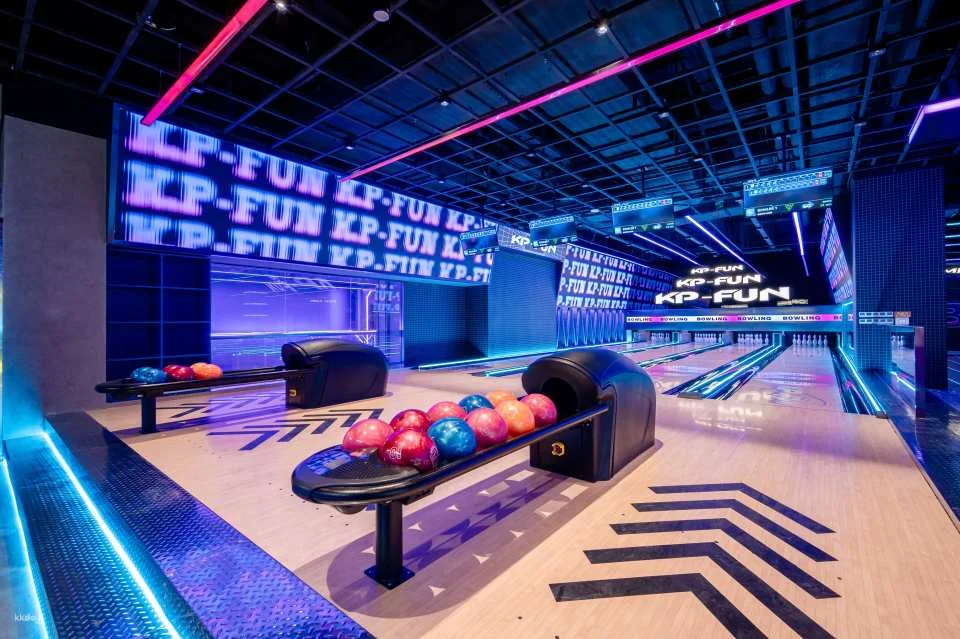 KP-FUN Trendy Amusement Street, Futian District, Shenzhen | Shenzhen's Largest Indoor Bumper Car Track | 70,000 sq ft, Two-Story, 100+ Tech-Savvy Playgrounds | Futian Zhongzhou Bay