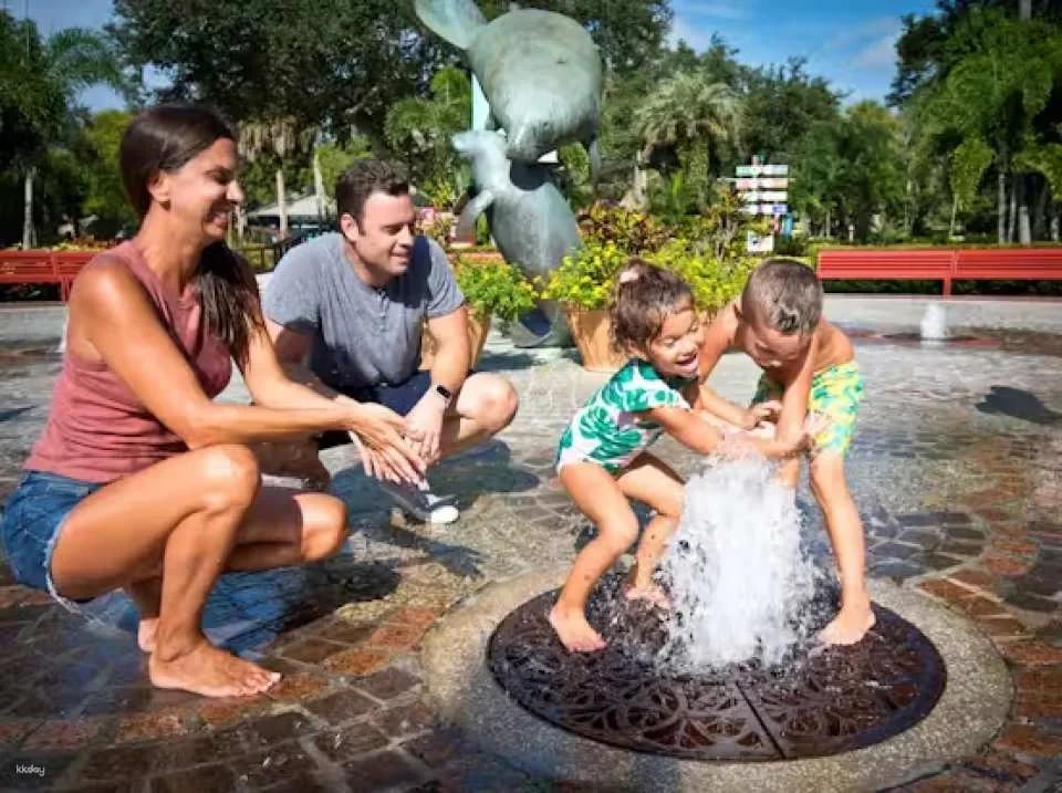 Tampa ZooQuarium: Zoo Tampa & The Florida Aquarium Combo Ticket | Florida