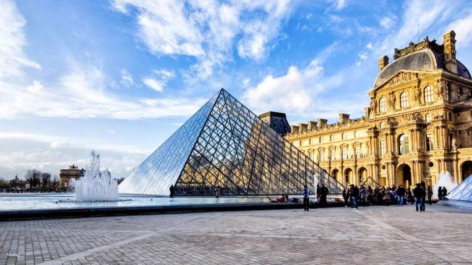 Paris Louvre Museum Ticket  with Tour Guide or Priority access to the Mona Lisa painting | optional Orsay ticket