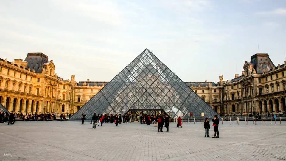 Paris Louvre Museum Ticket  with Tour Guide or Priority access to the Mona Lisa painting | optional Orsay ticket