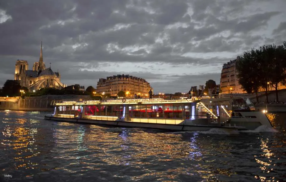 Seine River Bateaux Parisiens Cruise | France