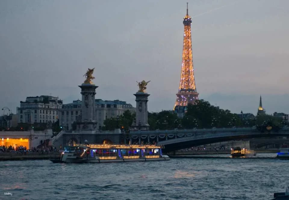 Seine River Bateaux Parisiens Cruise | France