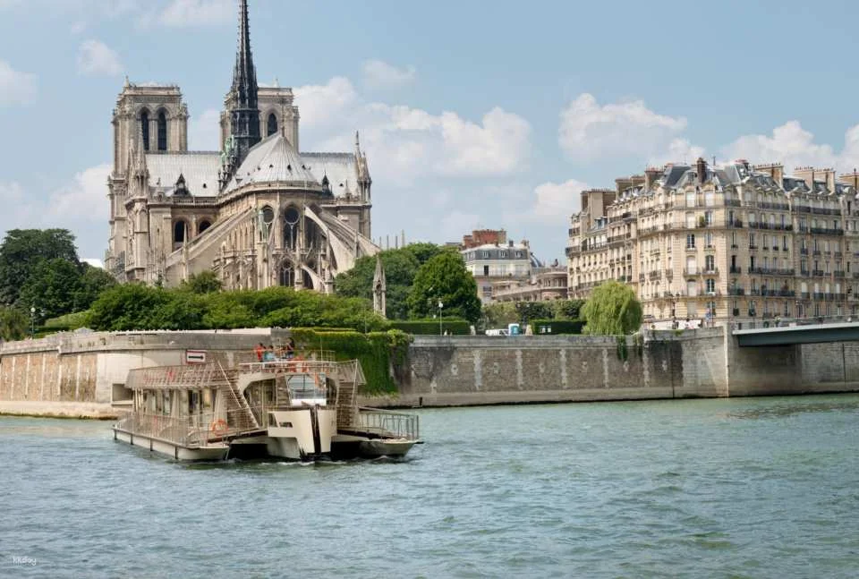 Seine River Bateaux Parisiens Cruise | France