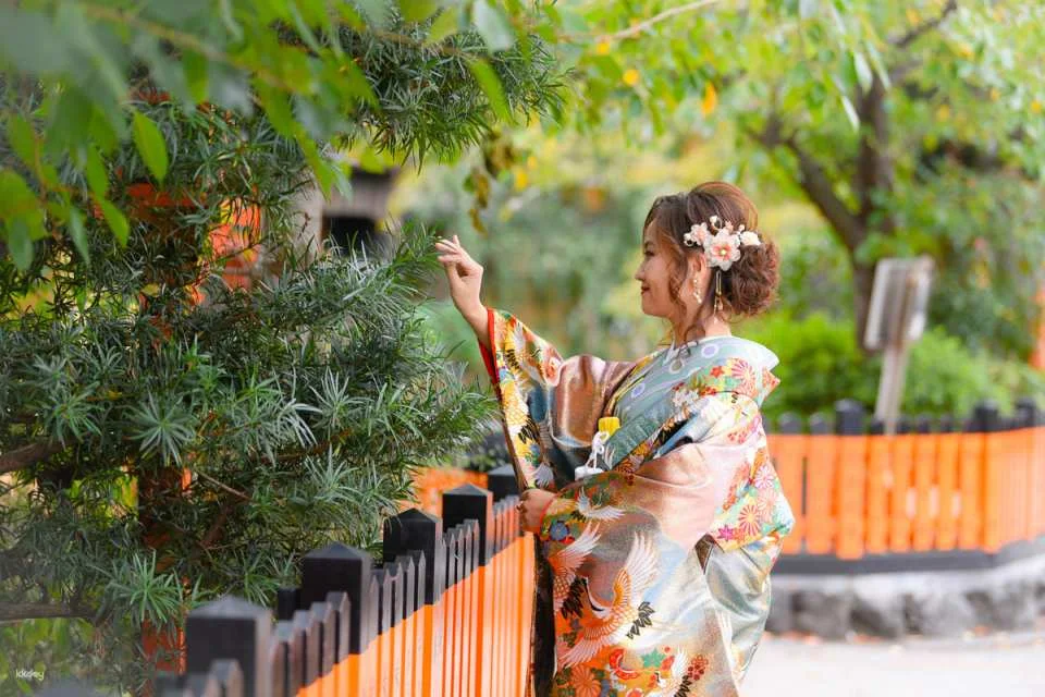 Premium Japanese Uchikake Kimono Rental & Professional Photoshoot in Kyoto | Kimono Rental Hana