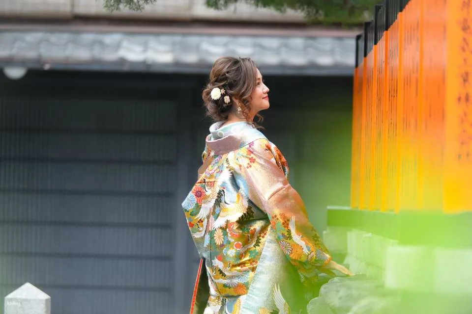 Premium Japanese Uchikake Kimono Rental & Professional Photoshoot in Kyoto | Kimono Rental Hana