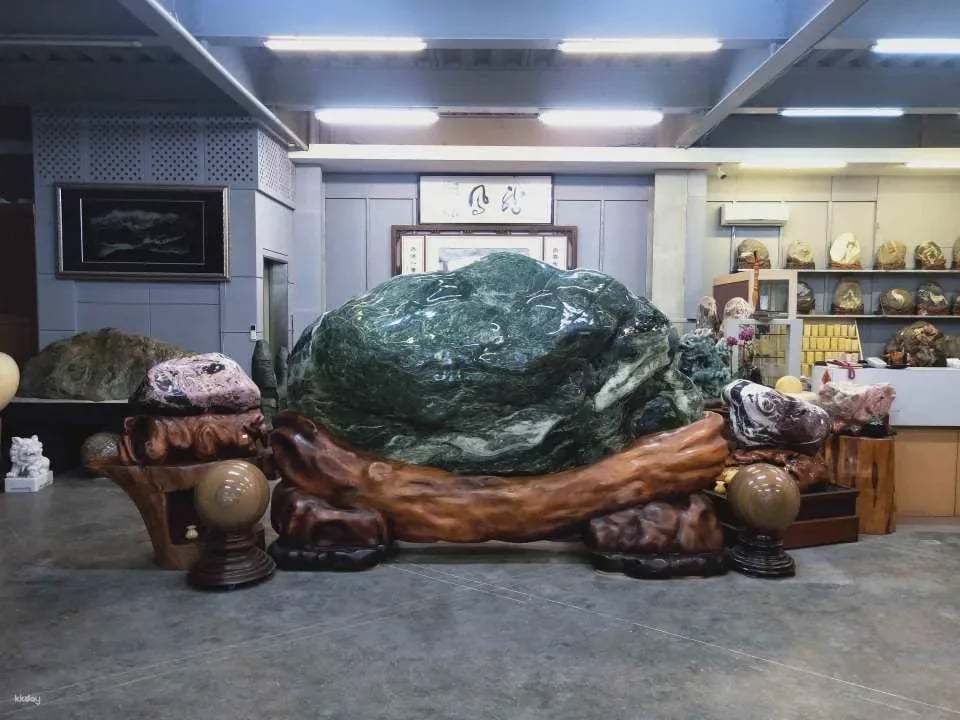 [Limited-Time Offer – 8% Off for Groups of Four] Hualien Jade Handicraft Experience | Zhonghua Jade Art Workshop | Jade Grinding Course