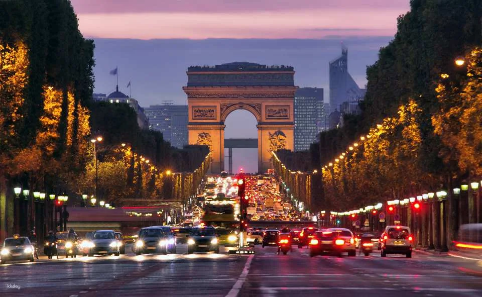 Moulin Rouge Cabaret Show with Dinner or Drinks & Paris City Tour | France