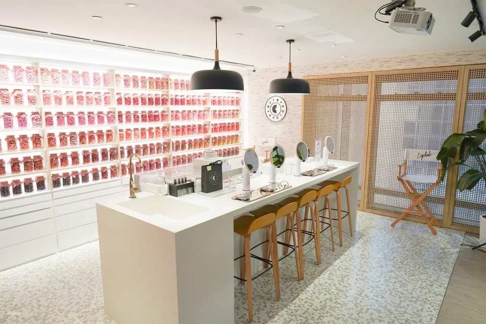 [KKday Exclusive Offer] Out of Colours - Personalized Lipstick Workshop | Lipstick Experience | Lip Gloss Experience | Family Destination | Girlfriend Destination | Causeway Bay Destination