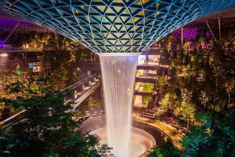Jewel Changi Airport Attraction Tickets & Bundles: Canopy Park, Mastercard ® Canopy Bridge, Hedge Maze, Mirror Maze, Walking Net and Bouncing Net, Changi Studio | Singapore