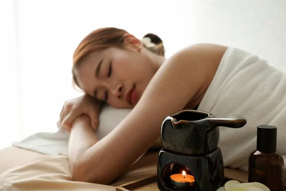 KLINIQ WELLNESS SPA  at Central World