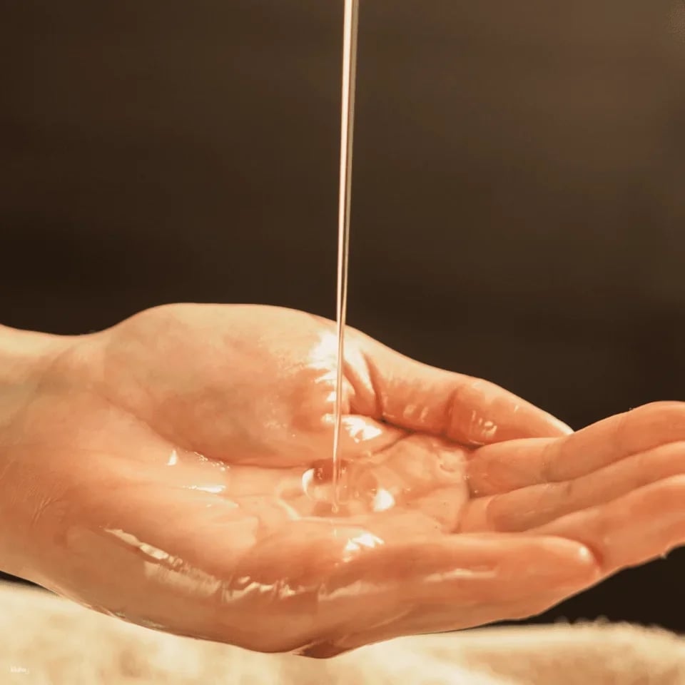 KLINIQ WELLNESS SPA  at Central World