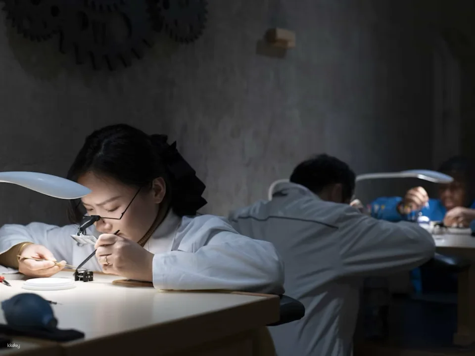 Watchmaking course mechanical watch in Geneva | Switzerland